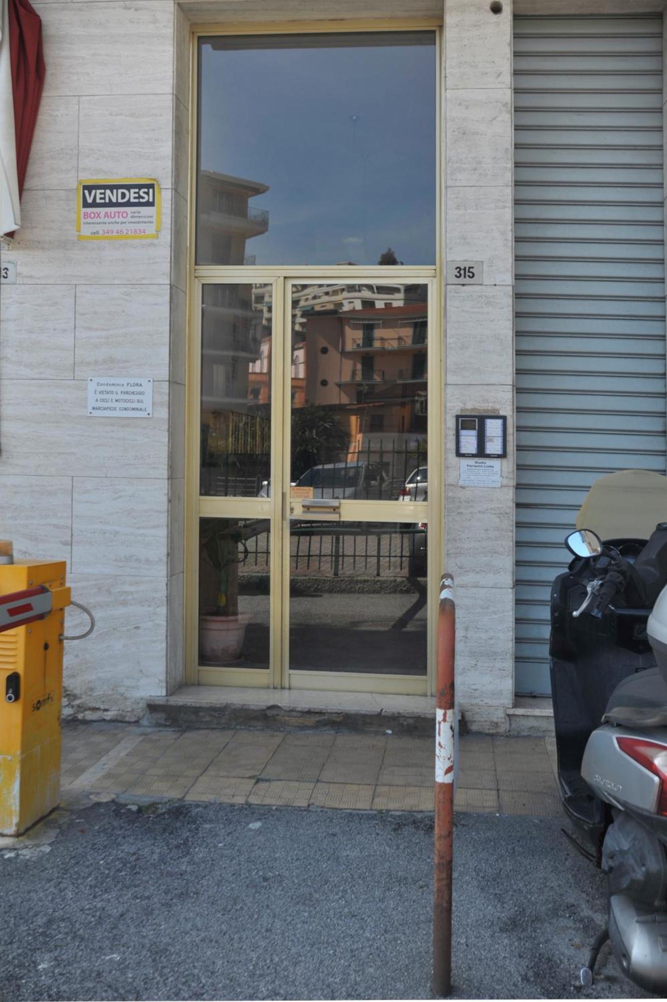 Casa Carina Centro Citta Con Garage Privato Daire Sanremo Dış mekan fotoğraf