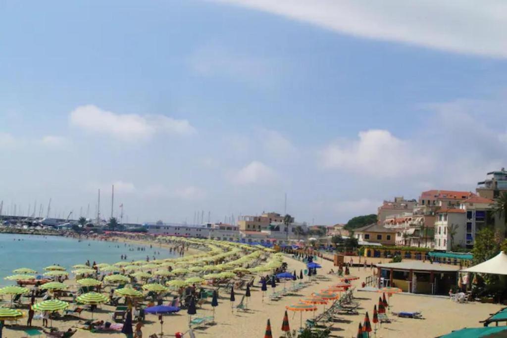 Casa Carina Centro Citta Con Garage Privato Daire Sanremo Dış mekan fotoğraf