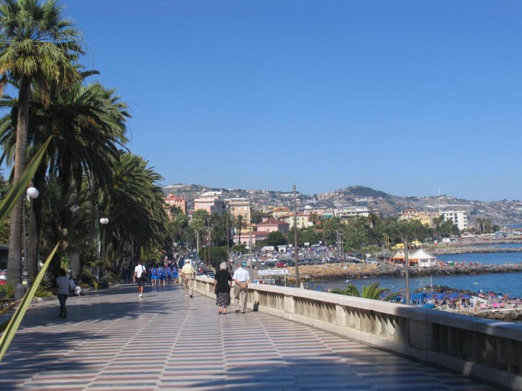 Casa Carina Centro Citta Con Garage Privato Daire Sanremo Dış mekan fotoğraf