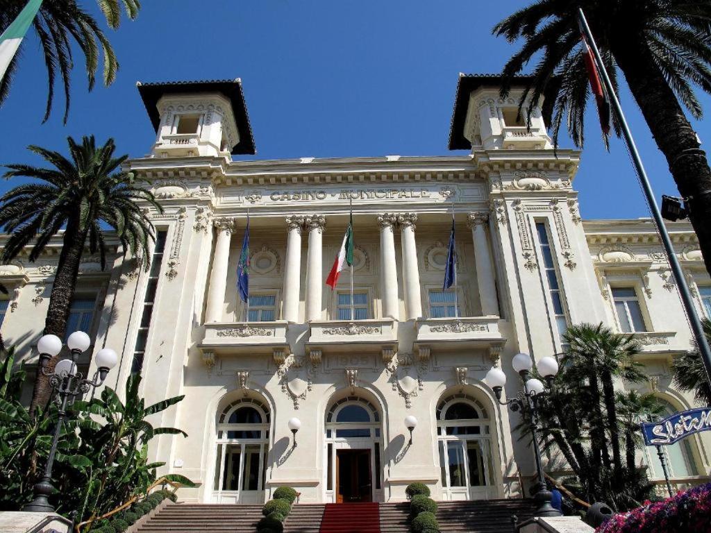 Casa Carina Centro Citta Con Garage Privato Daire Sanremo Dış mekan fotoğraf