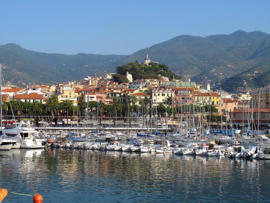 Casa Carina Centro Citta Con Garage Privato Daire Sanremo Dış mekan fotoğraf